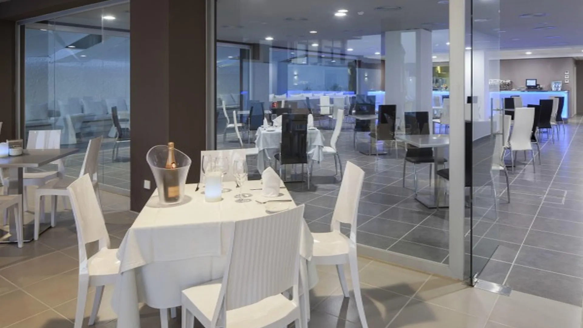 Aparthotel Axel Beach Ibiza - Adults Only